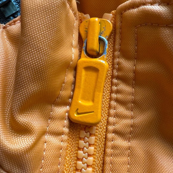 Vintage Nike Windbreaker - Picture 4 of 7